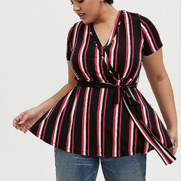 Torrid Black Stripe Wrap Style Short Sleeve Top Missing Belt N17 - Picture 1 of 8